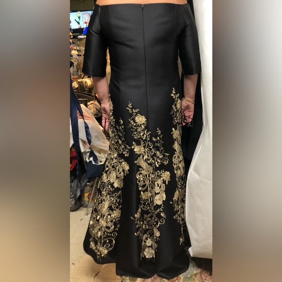 Junee Lee formal gown - Picture 6 of 7